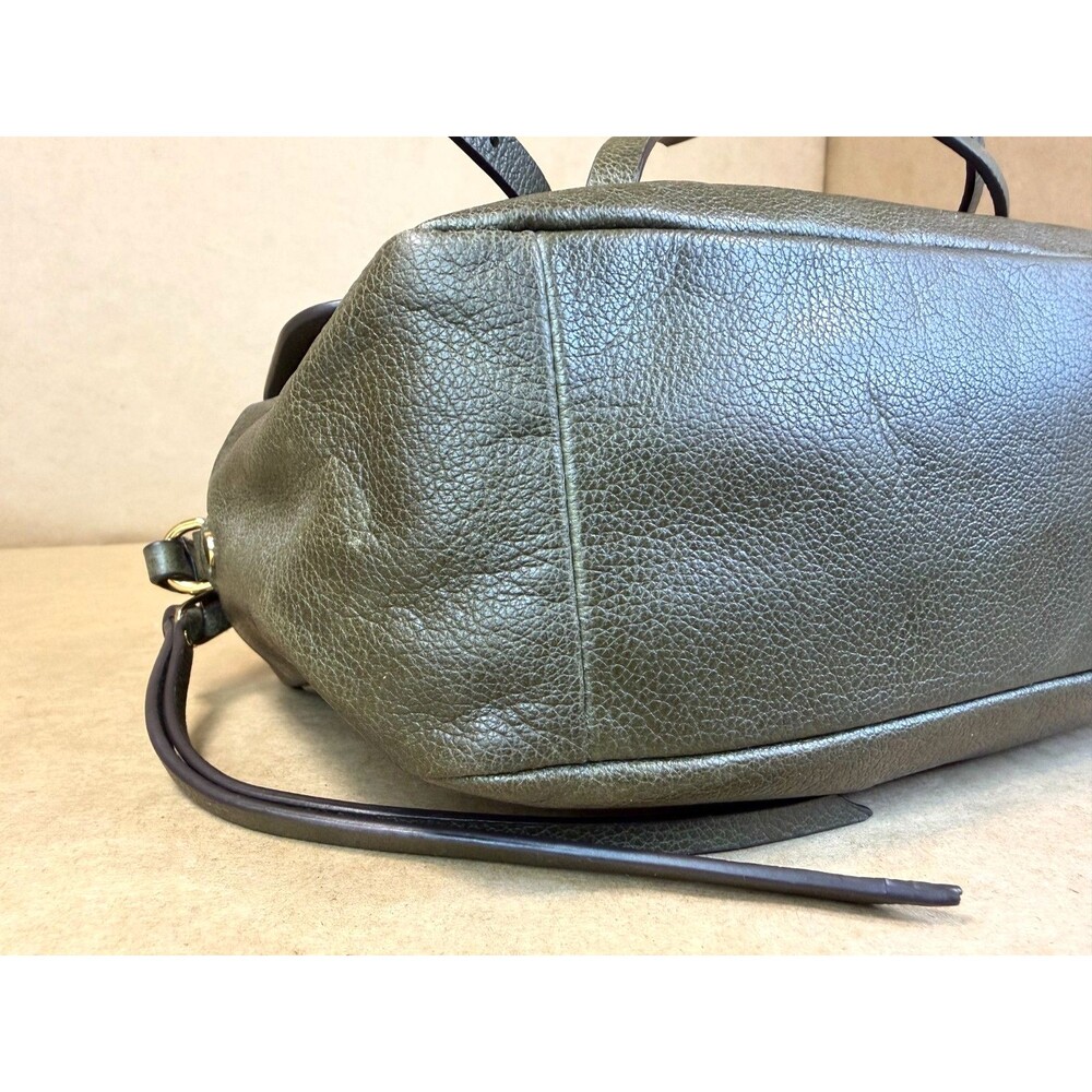 Banana Republic Vintage Camera Crossbody Bag in Dark Olive Green #404499 - Picture 15 of 16